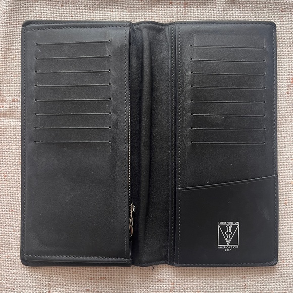 Gorgeous 2017 Louis Vuitton America’s Cup Wallet - Picture 2 of 9